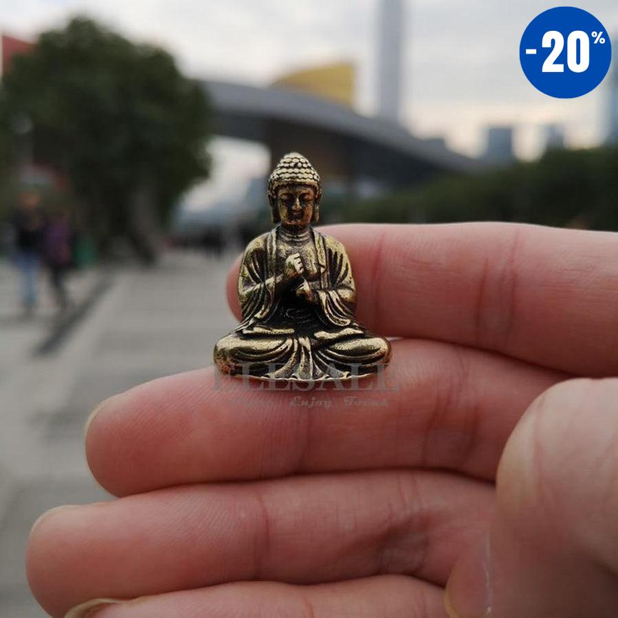 Statuette sculptée de Bouddha en laiton